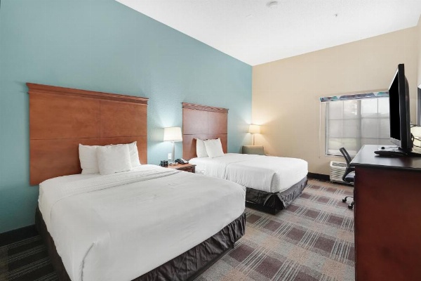 La Quinta Inn & Suites by Wyndham Houston Hobby Airport image 16