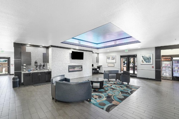 La Quinta Inn & Suites by Wyndham Houston Hobby Airport image 28